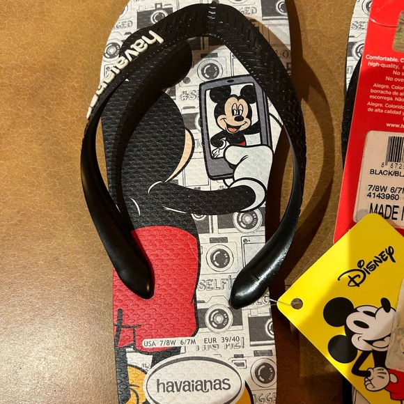 NWT: Unisex Havaianas Mickey Flip Flops (7/8 Women, 6/7 Men) - Picture 3 of 4